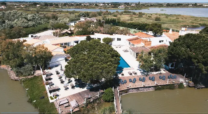 Mas camarguais typiques